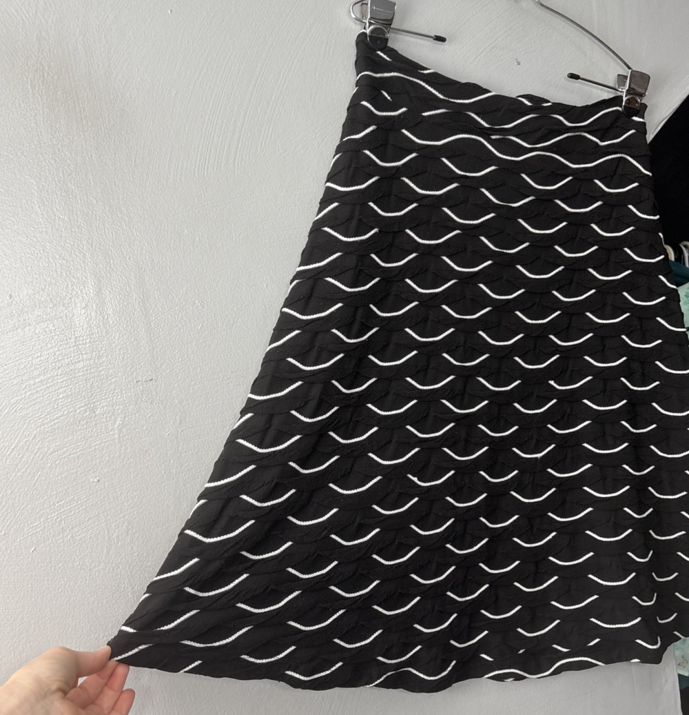 Dressbarn Skirt Size S Textured Black White Geometric Artsy 3D Knit Avant Garde